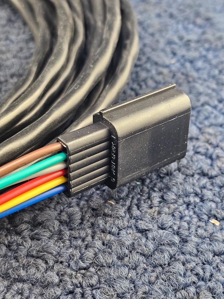 Whelen 01-0488679-07: Core Cables CanPort Interface Adapter