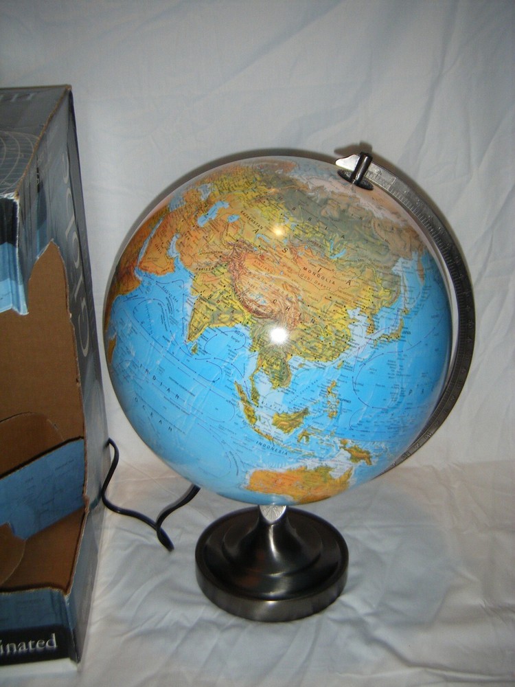 Replogle 2000 Globemaster Illuminated 12" Light Up World Globe