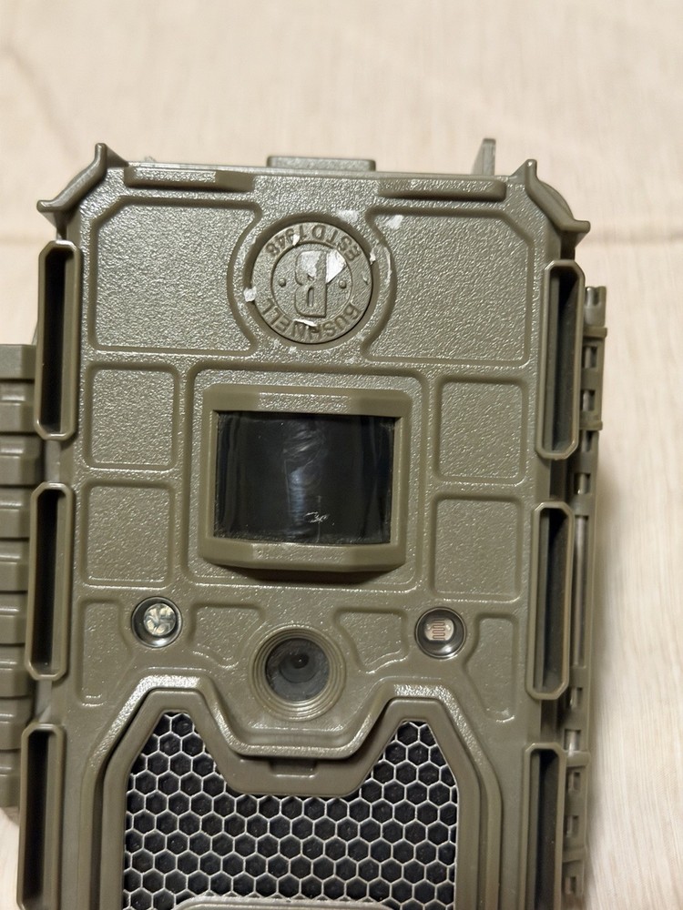 Bushnell Trophy Cam Trail Camera Model 119926C Game Camera