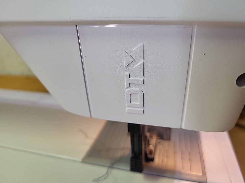 Pfaff Quilt Expression 4.0 Sewing Machine With IDT- Working , Clean+ Extras.