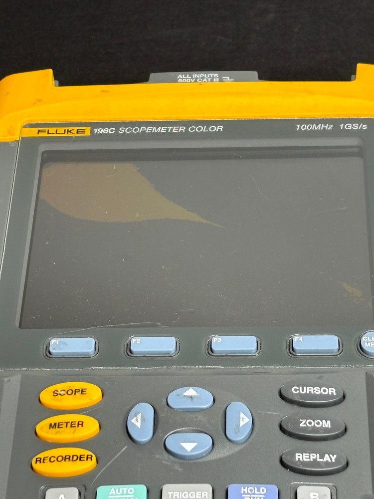 FLUKE 196C Scopemeter ***DAMAGED SCREEN***