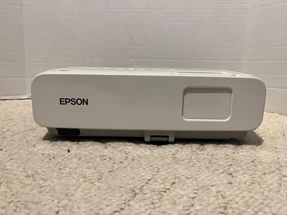 Epson H356A Powerlite 825+ 3LCD Portable Presentation Display Projector TESTED