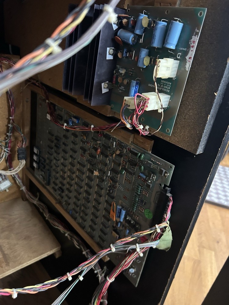 ASTEROIDS ARCADE MACHINE by ATARI 1979 (Excellent Condition) *RARE*