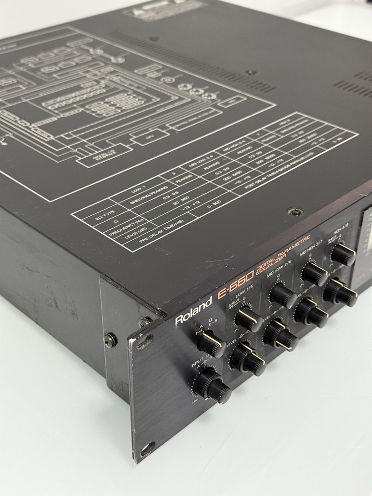 Roland E-660 Digital Stereo Parametric Mastering EQ