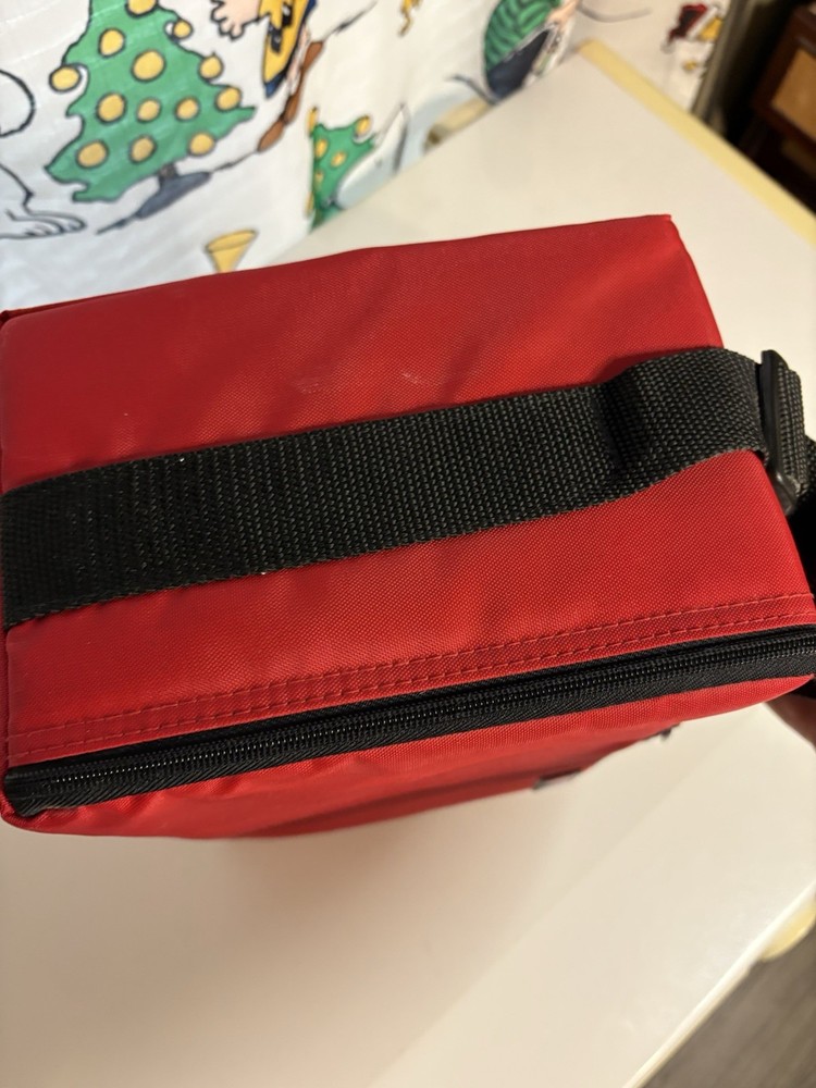 Vintage 30 CD Red Carry Case Great Shape No Cracks