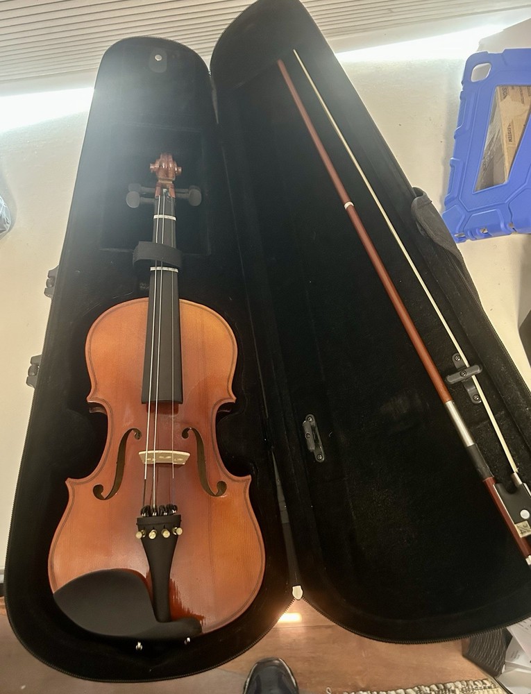 Kapok V182 3/4 Size Violin + Case, Chin Rest - Handmade & Missing 1 String