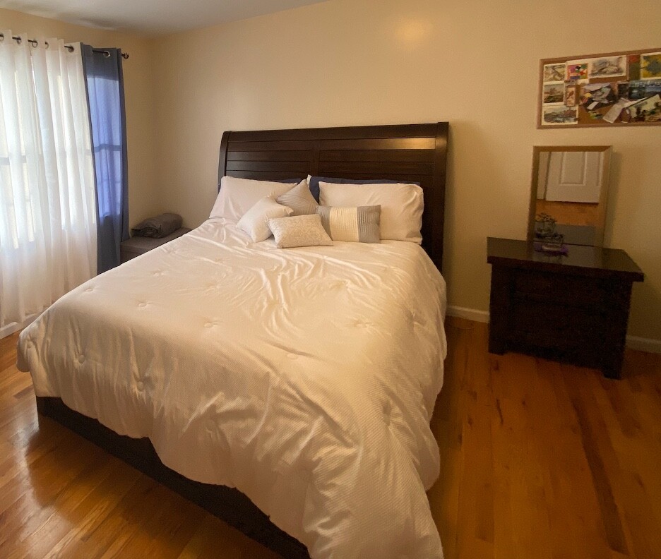 Queen size storage bedset; sturdy, brown, solid wood