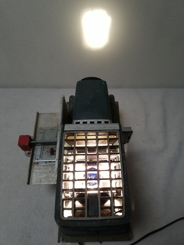 VINTAGE ARGUS 300 AUTOMATIC SLIDE PROJECTOR Tested & Works needs a cleaning.