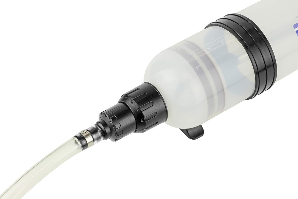 High-Capacity Fluid Dispensing Syringe with Precision Control & Versatile Use