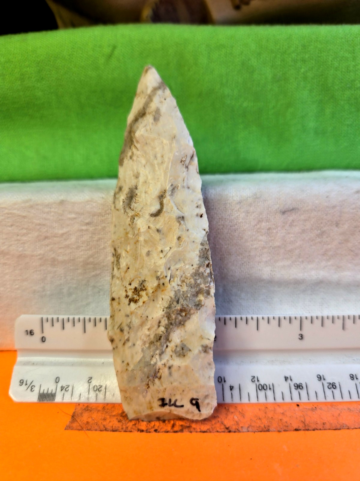 Authentic finely made Sedalia point made of Burlington chert Cass co ILL.