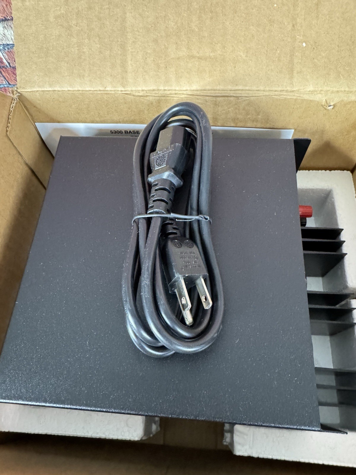 New Astron SL-15R-EFJ, 13.8 VDC 15 AMP Power Supply w EF Johnson Power Cable