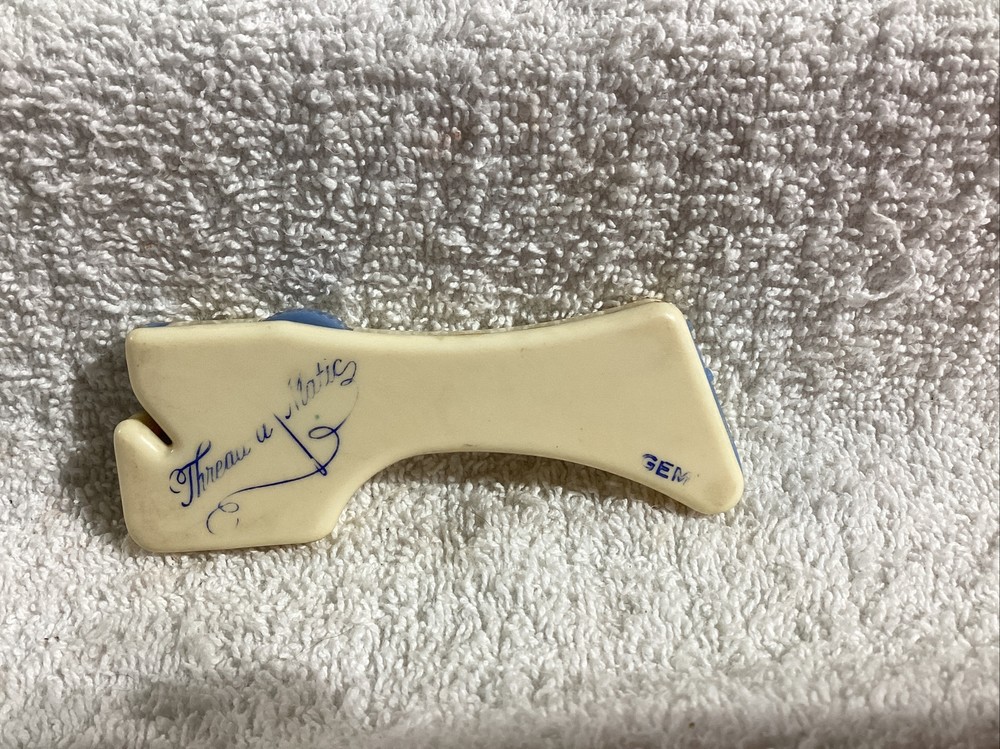 VTG Thread-a Matic "GEM" Model Sewing Automatic Needle Threader