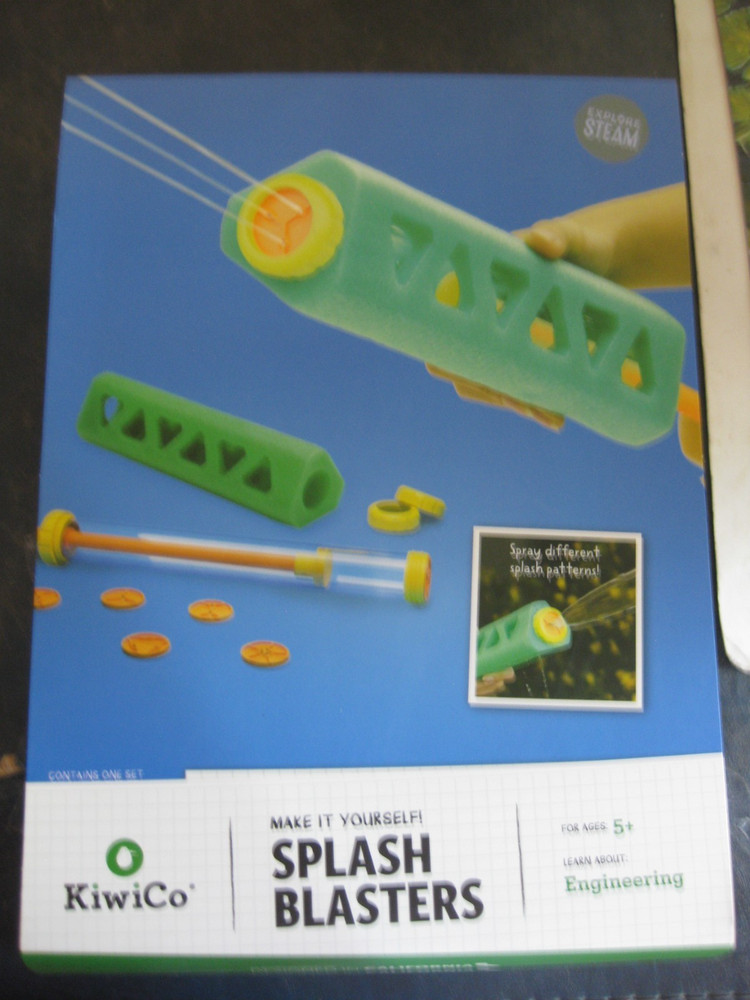 KIWI CO.SPLASH BLASTER EDUCATIONAL ENGINEERING TOY-NEW
