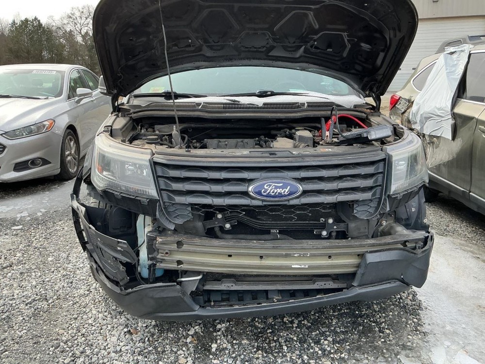 EXPLORER 2017 Glove Box 4942016