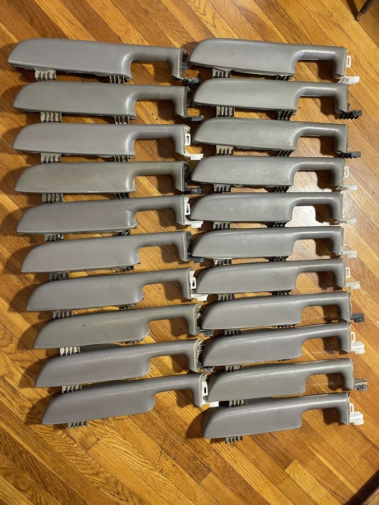 1999-2006 Silverado Tahoe Suburban Front Passenger Armrest Arm Rest Handle OEM