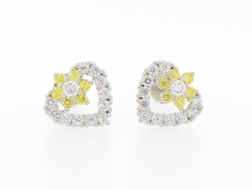 14K White Gold Heart Shape CZ Stud Earrings