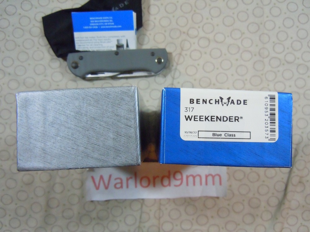 BENCHMADE WEEKENDER 317 FOLDING BLADE KNIFE.