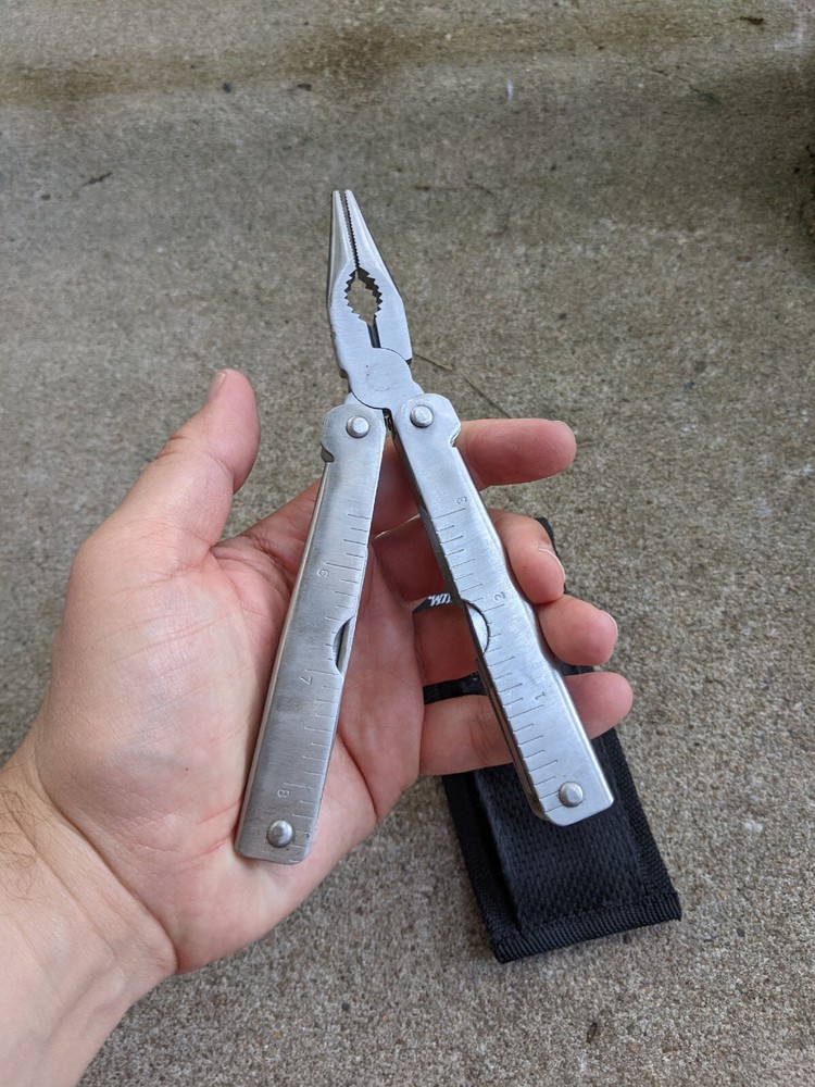 Winchester Pocket Multi Tool multi pliers, needle nose 14 functions Sheath J2