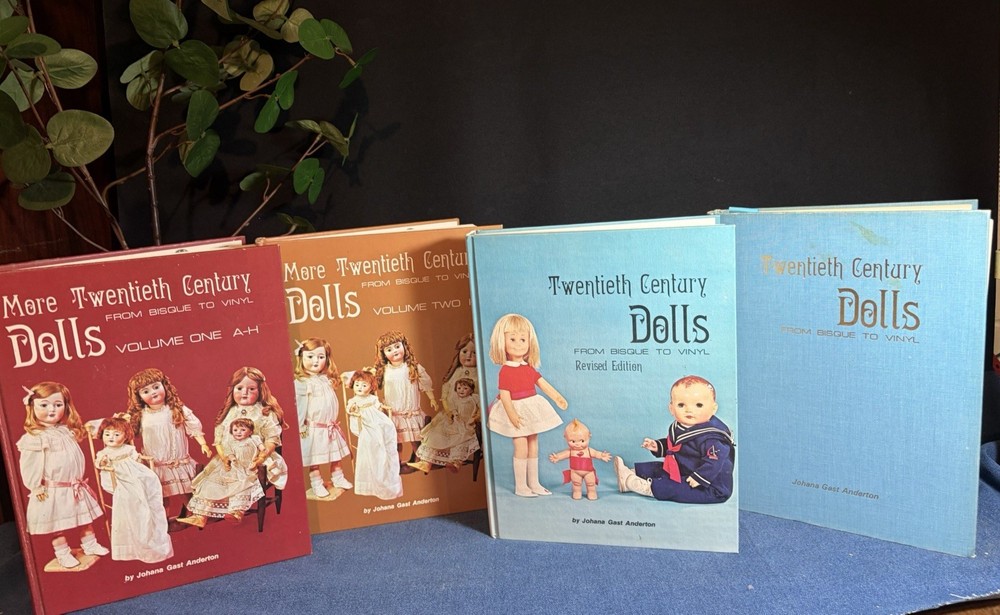 Twentieth Century Dolls (hardcovers)￼