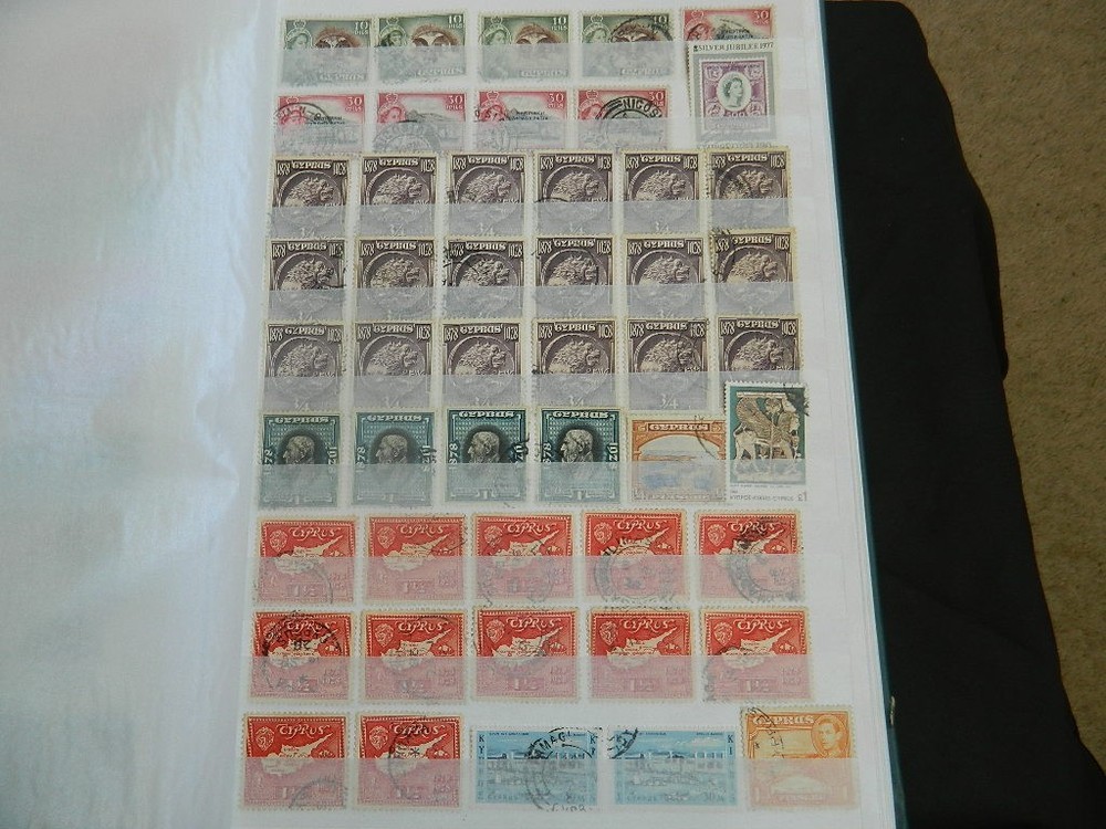 BRITISH COMMONWEALTH STAMPS COLLECTION IN STOCKBOOK