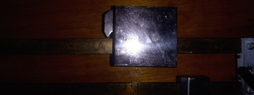 Vintage Aptila Black Clamp On Scale