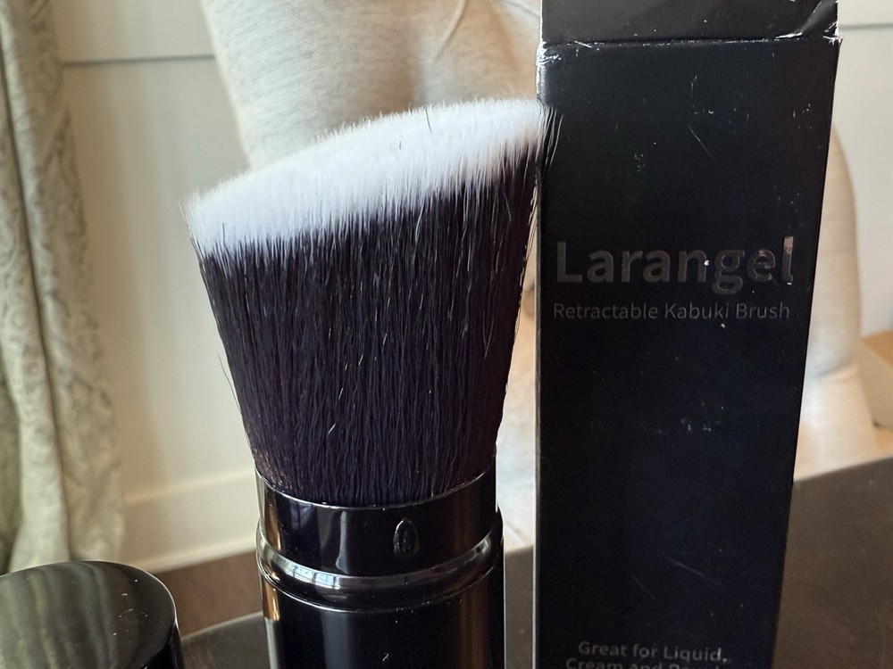 Larangel Retractable Kabuki Brush