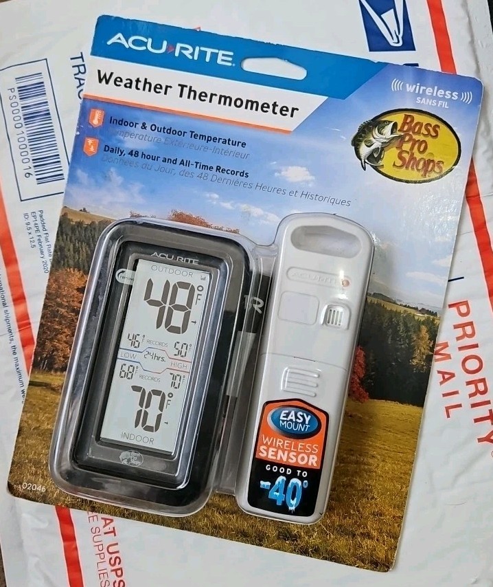 Bass Pro Shops AcuRite Wireless Temperature Station .  NEW