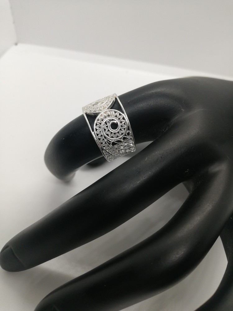 . 970 Solid Silver Women's Ring Size 8 Filigree New.
