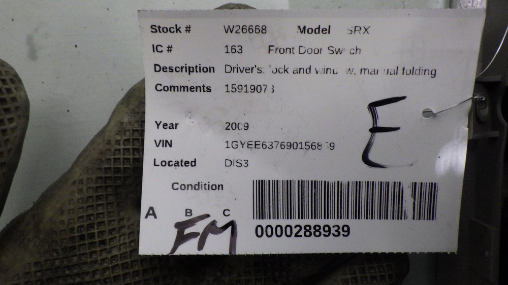 09 CADILLAC SRX Front Door Switch 15919073