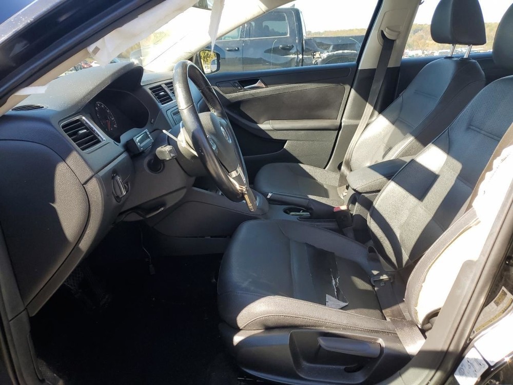 JETTA 2011 Glove Box 4889401