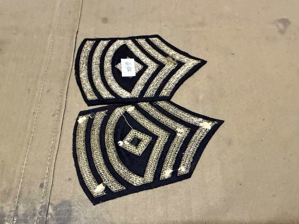ORIGINAL WWII US ARMY NCO 1st SERGEANT JACKET INSIGNIA CHEVRONS