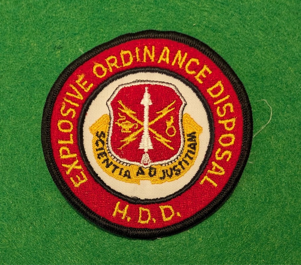 Obsolete US Army Missile & Munitions School EOD  -  patch