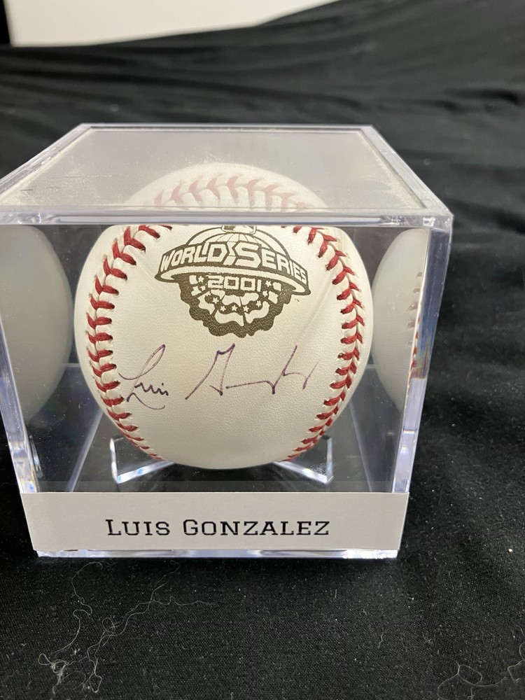 LUIS GONZALEZ AUTHENTIC AUTOGRAPHED 2001 WORLD SERIES BASEBALL!