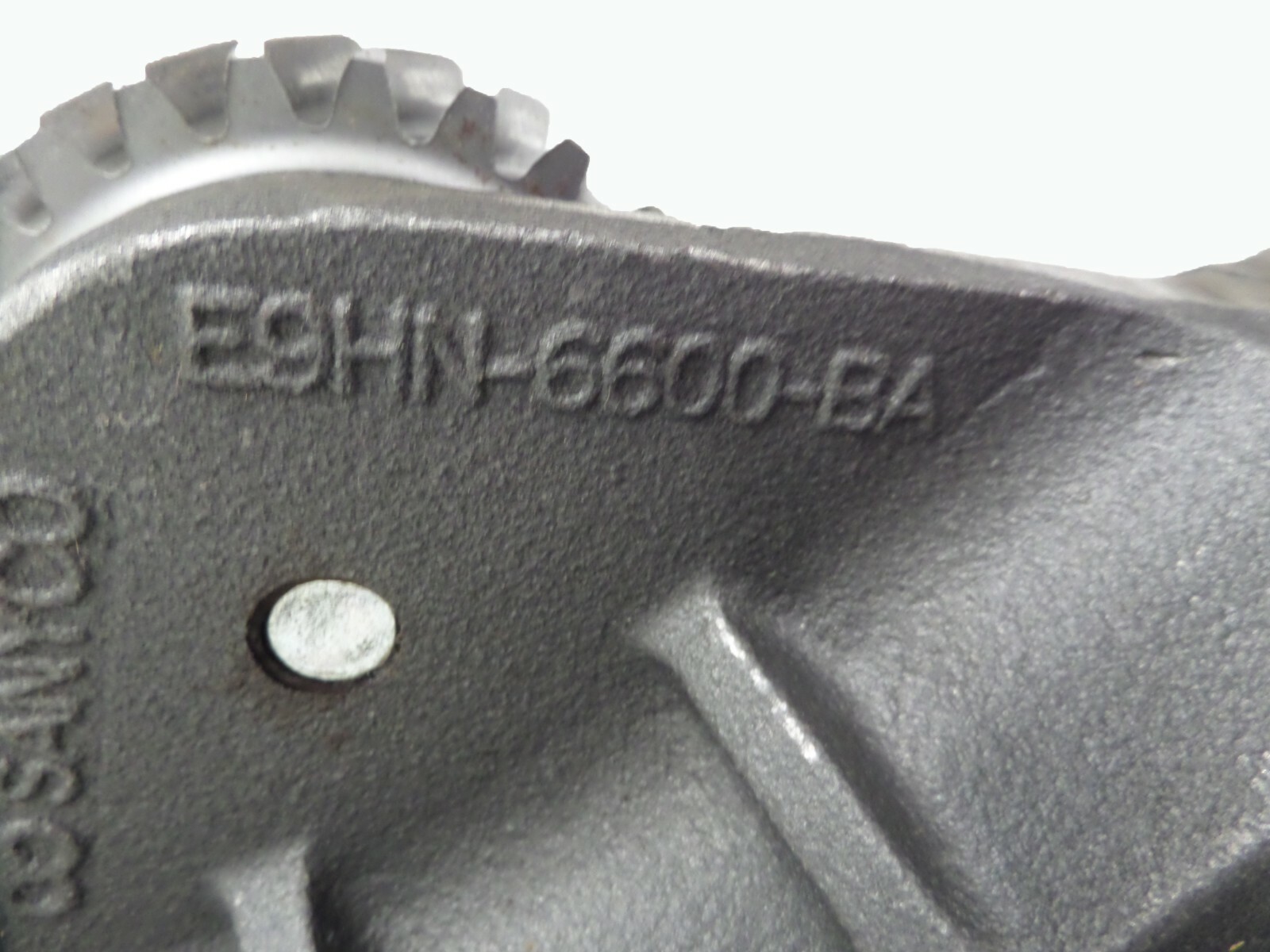 E9HN-6600-BA New Ford Oil Pump with Pickup Tube for 7.8L New Holland E5HN6616AA