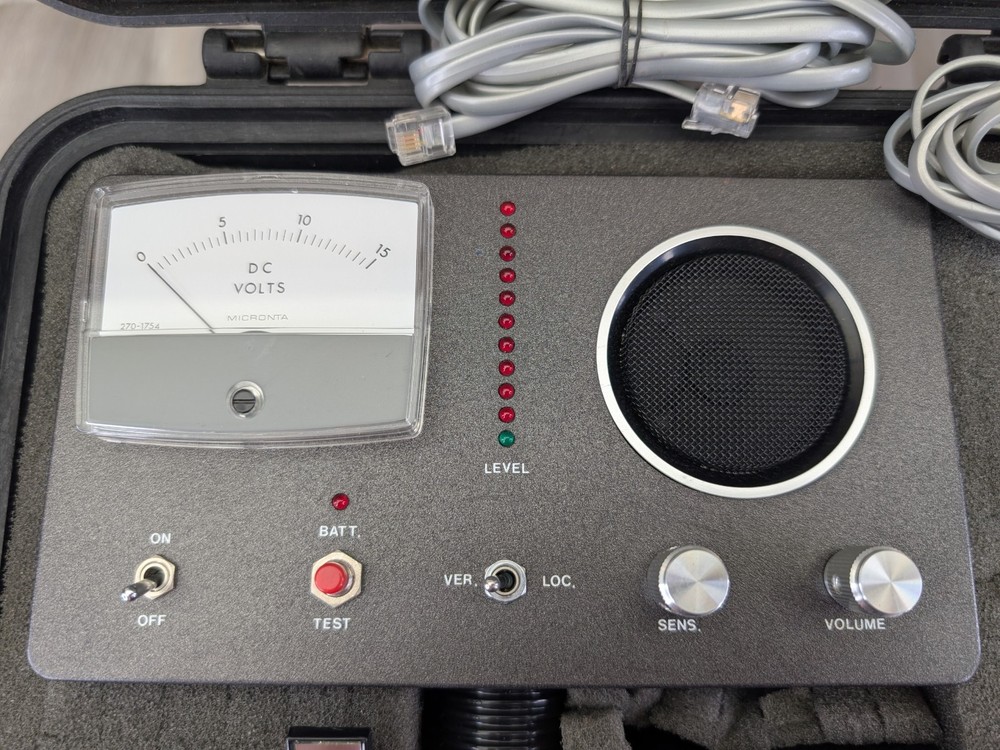 AS IS - UNTESTED Counter Surveillance Electronics Kit Bug Sweep RF Locator Used