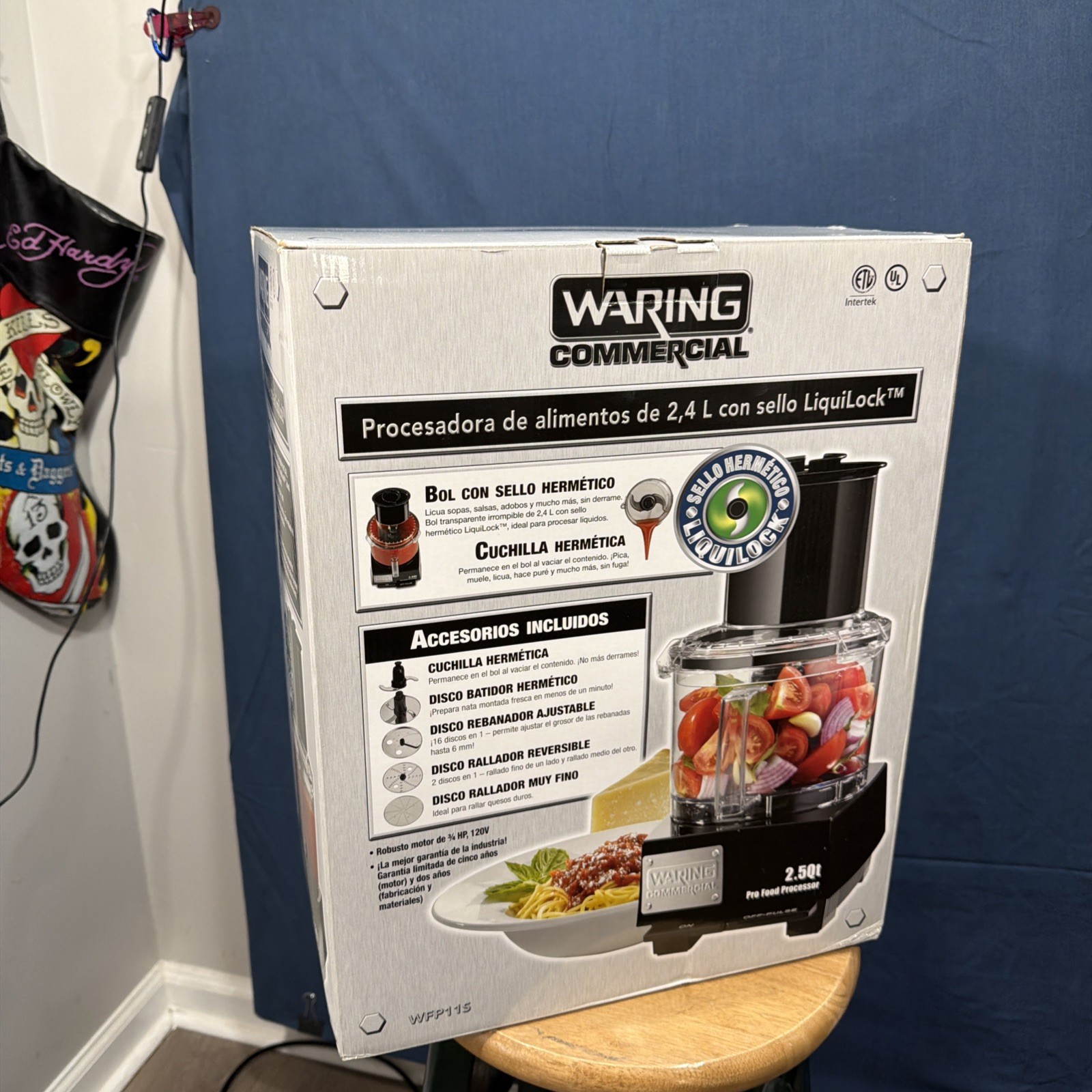 Waring WFP11S 2 1/2 qt 3/4 HP Continuous Feed Food Processor