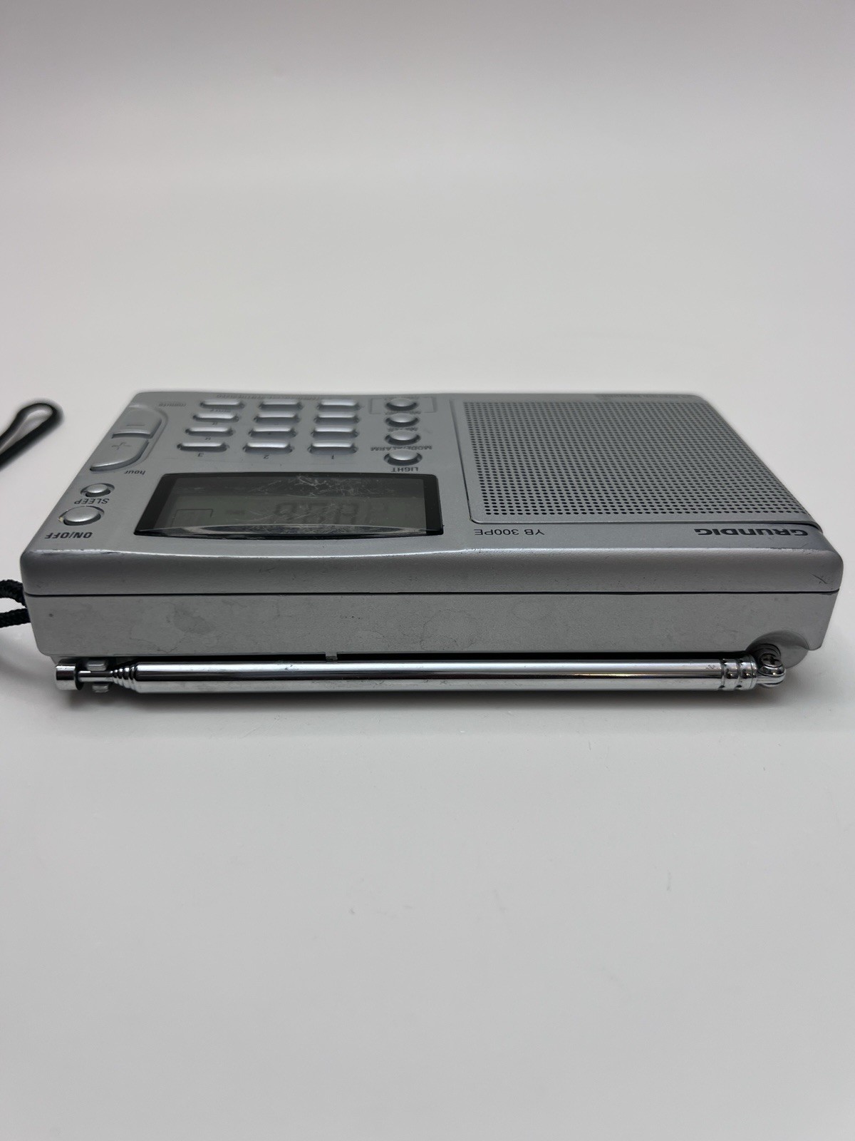 Grundig Model YB 300PE Yacht Boy AM/FM/SW 13 Band Shortwave PLL Portable Radio