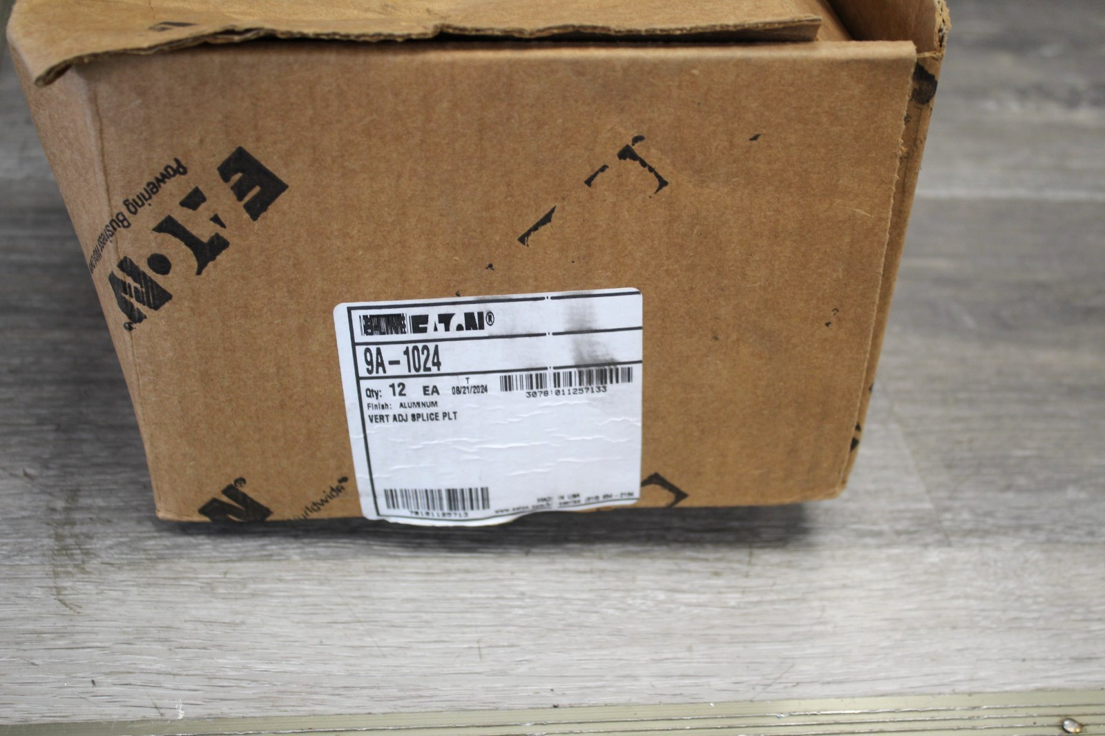 BOX OF (12) EATON 9A1024 VERT. ADJ. SPLICE PLATE - NEW