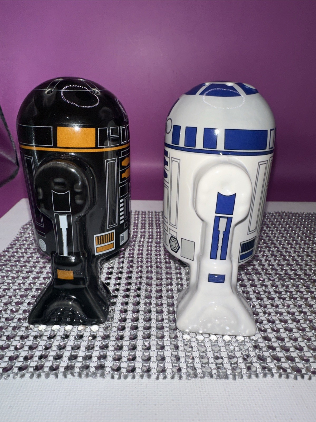 Star Wars Disney R2-D2 & R2-Q5 Droid Salt & 🧂 Pepper Shakers Ceramic 2013!