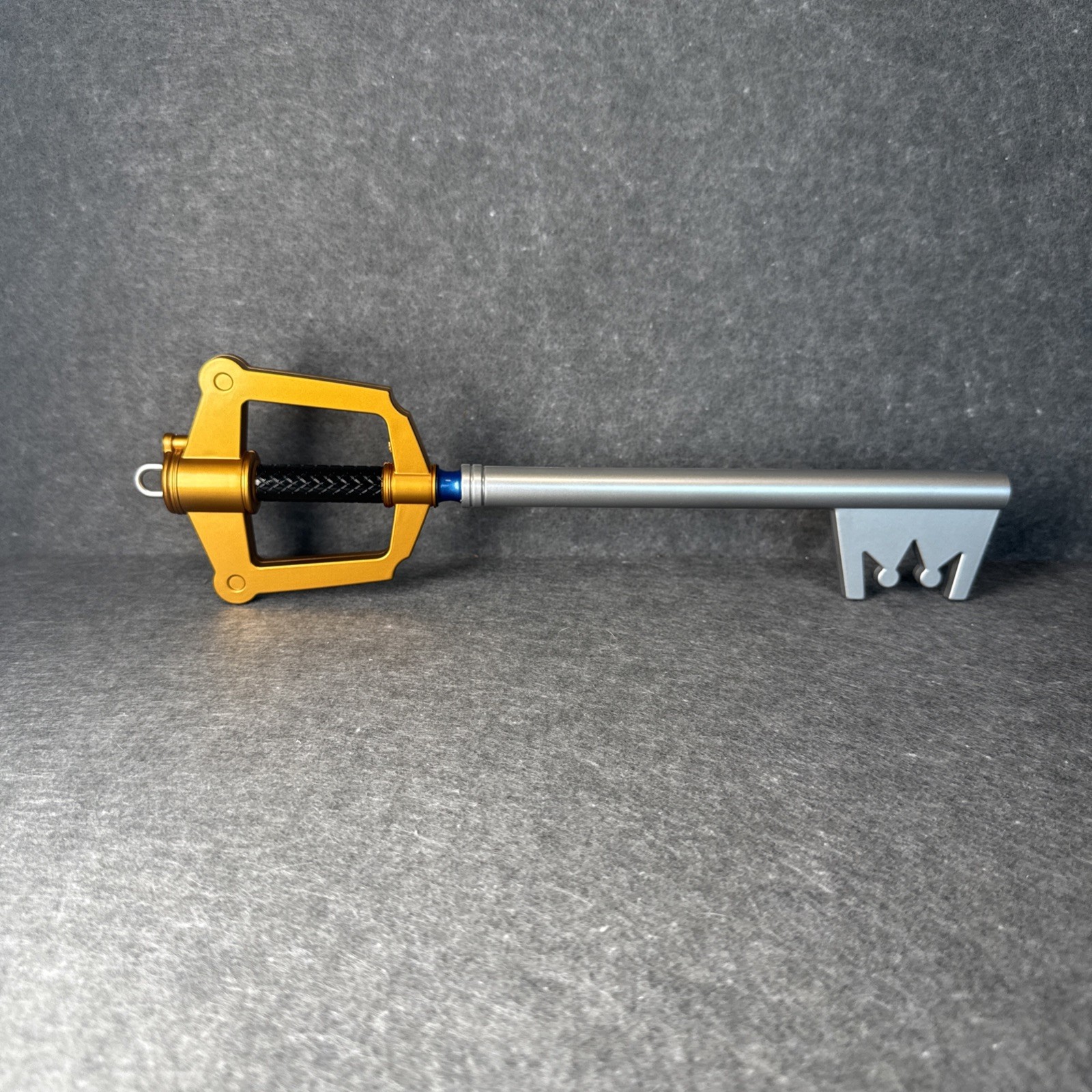 Square Enix KINGDOM HEARTS 14" Replica Light Up Keyblade Kingdom Key NEW Disney