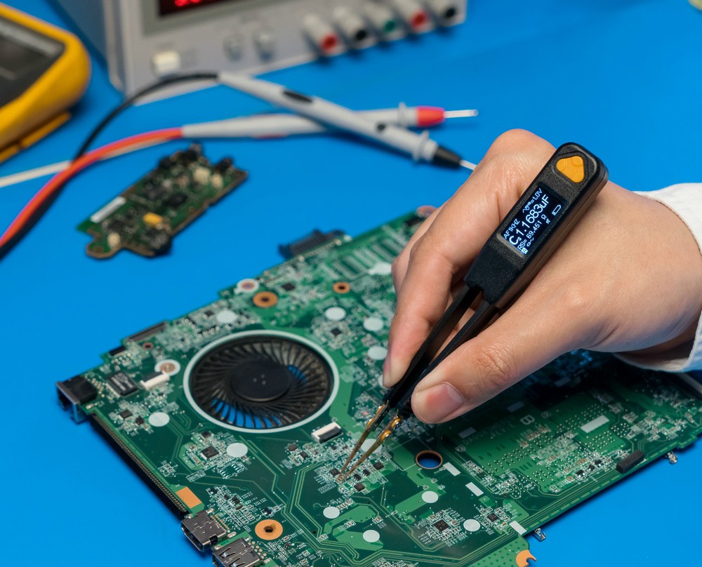 LCR Research Pro1 LCR meter with Precise Test Tips and Link1 PC Connectivity