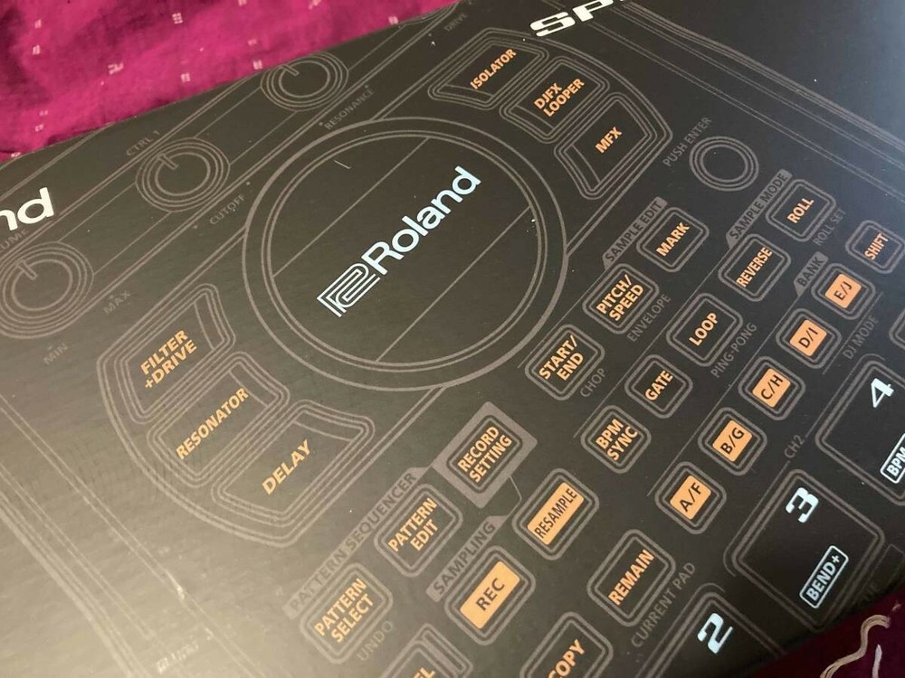 Roland SP-404 MK2 Creative Effector Sampler Beatmaking Machine LINEAR WAVE JP