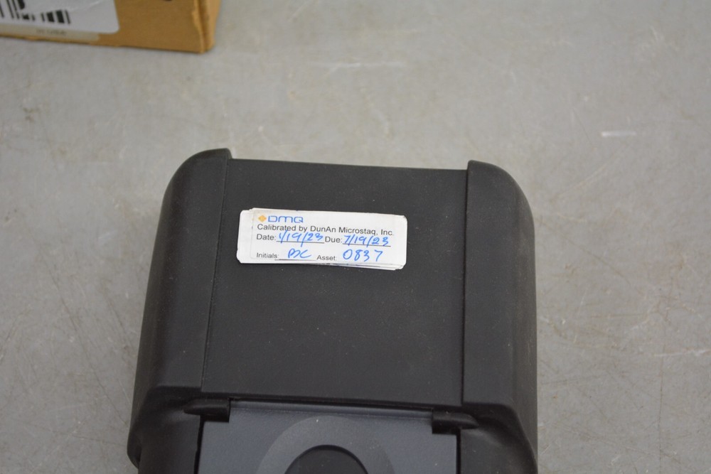 ^ Omega PCL1000 Handheld Multifunction Calibrator W/ Pressure Module Adapter