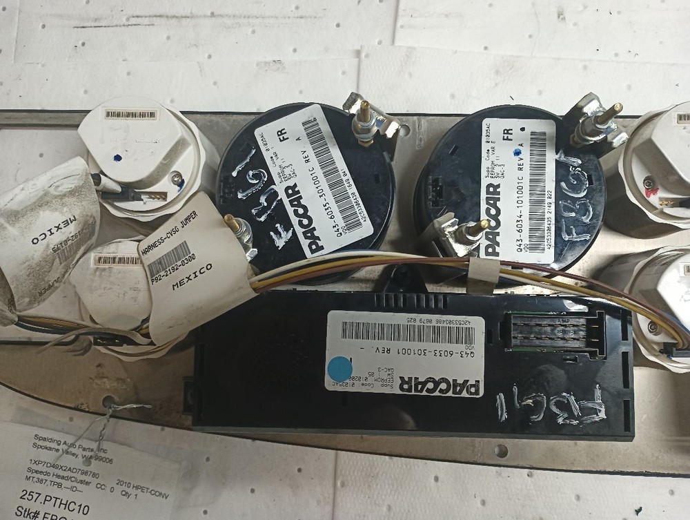 S64-6064M01 Peterbilt 2010 Speedometer Cluster (12144873
