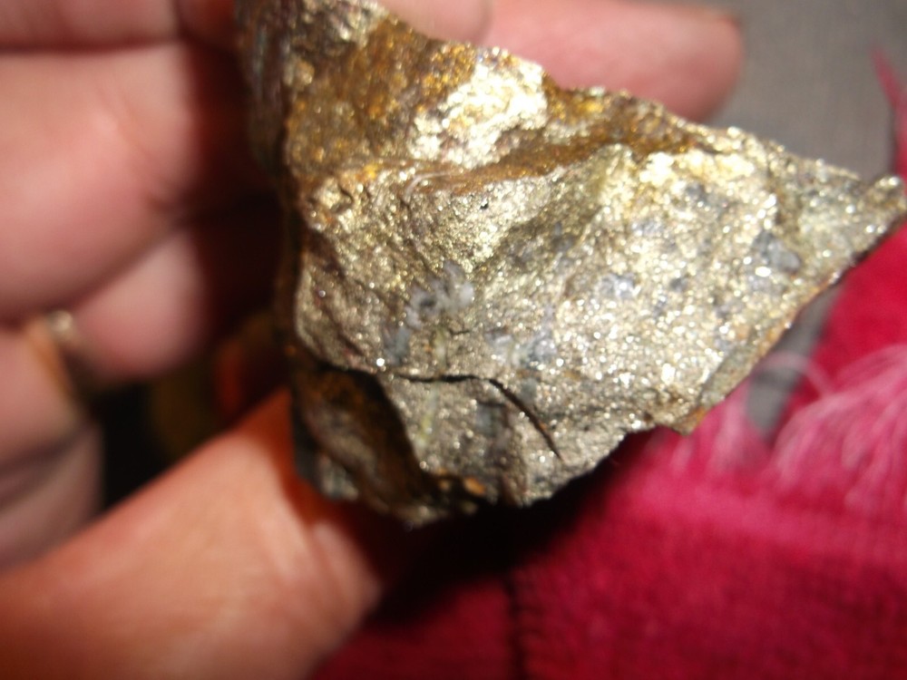 Gold, silver, copper, 135 grams samples ,ore high grade .
