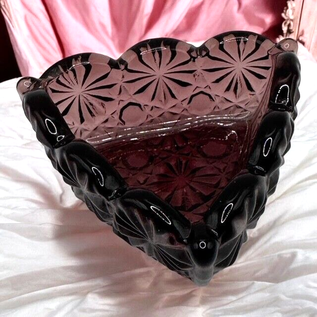 LG Wright Glass Amethyst DAISY & BUTTON 2.5" Open Triangular Dish Vintage