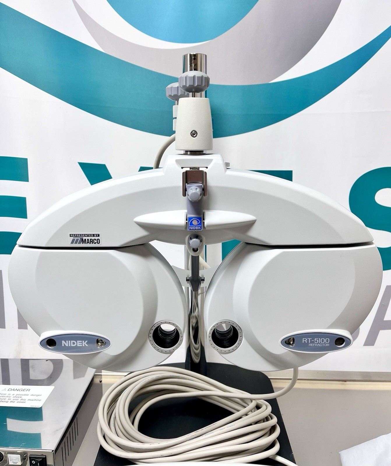 Nidek RT-5100 Auto Phoropter Refractor w/ Control Box