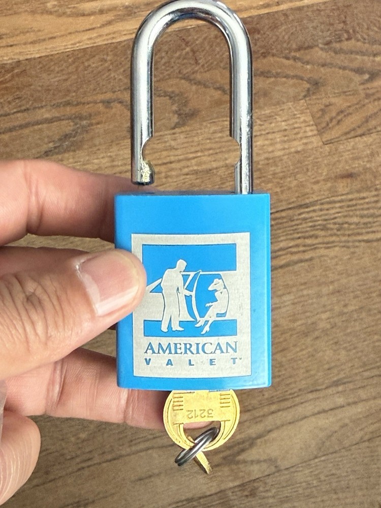 Master Lock Pro-series New , Blue