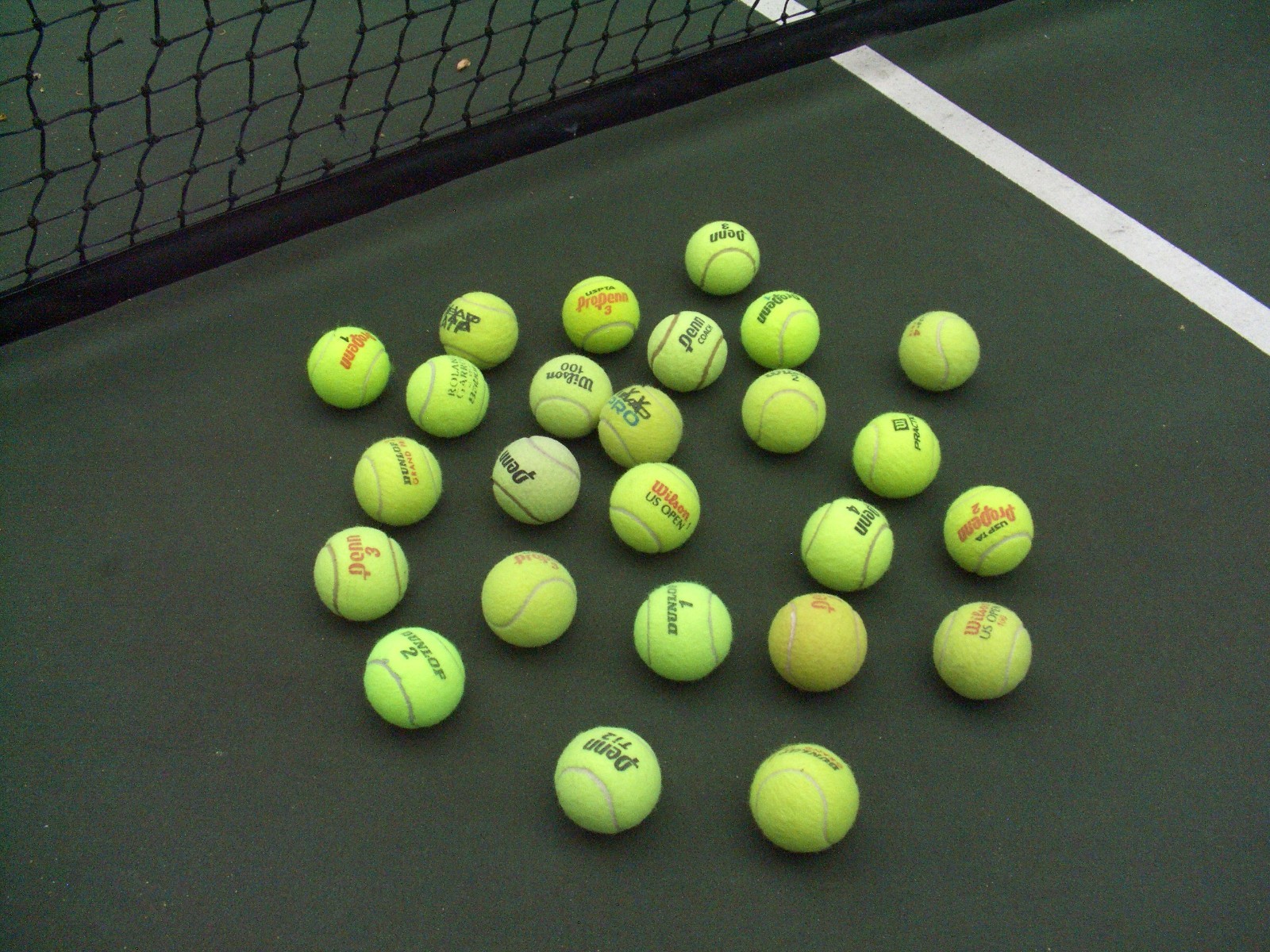 25 USED Tennis Balls ~ Dog Toy Catch Baseball~Walker Table Chair feet~FREE SHIP!