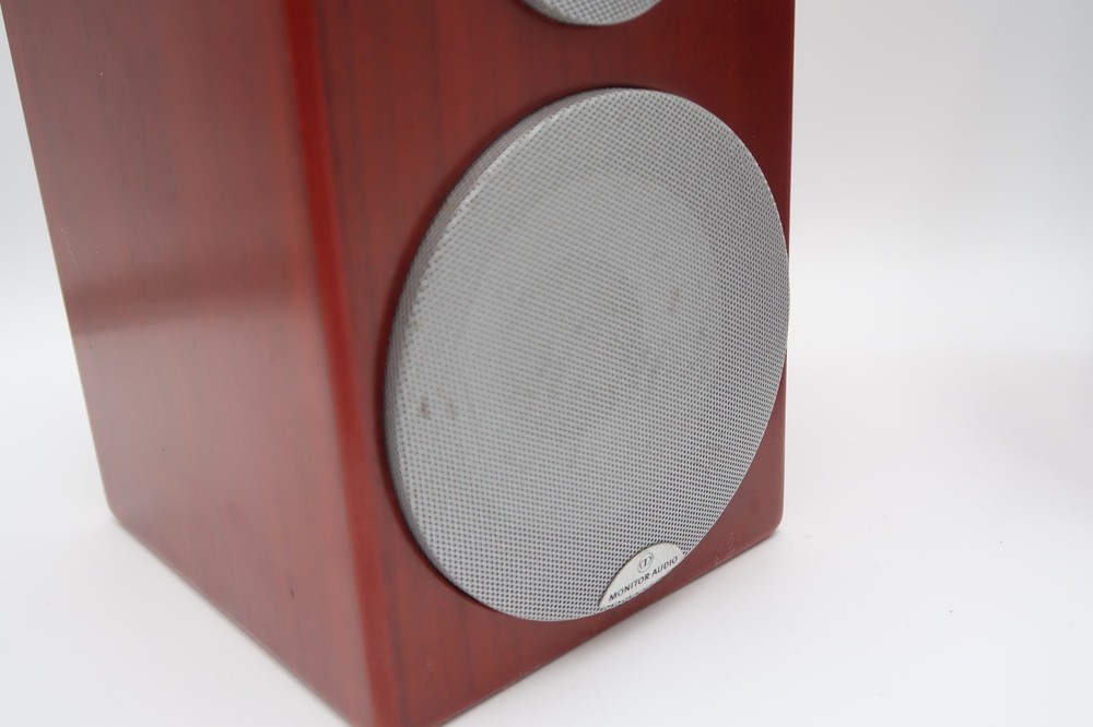 Monitor Audio Radius 90 small bookshelf speakers, walnut finish